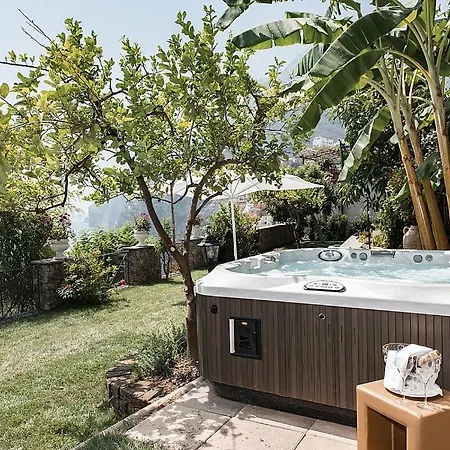 Sleeps 8 With Pool And Air Con Vila